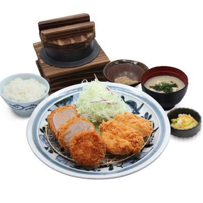 เซตกลางวัน  ทงคัตสึหมูสันใน และคัตสึไก่